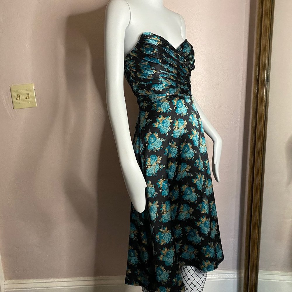 VTG BETSEY JOHNSON strapless silk satin dress 4